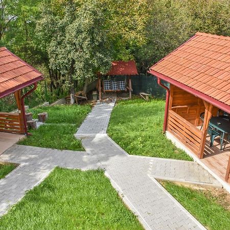 מלון קורטאה דה ארגס Tomis House מראה חיצוני תמונה