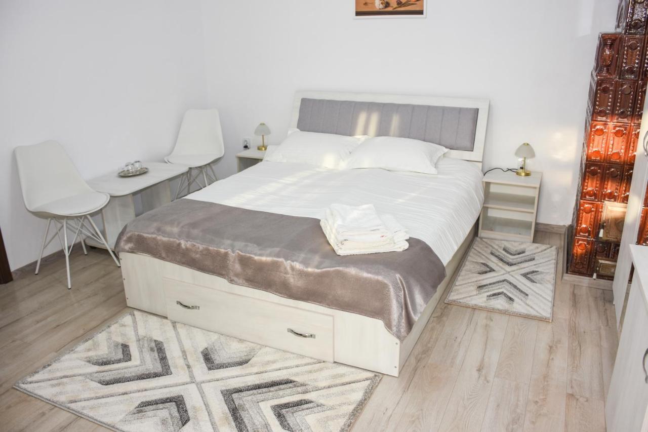 מלון קורטאה דה ארגס Tomis House מראה חיצוני תמונה