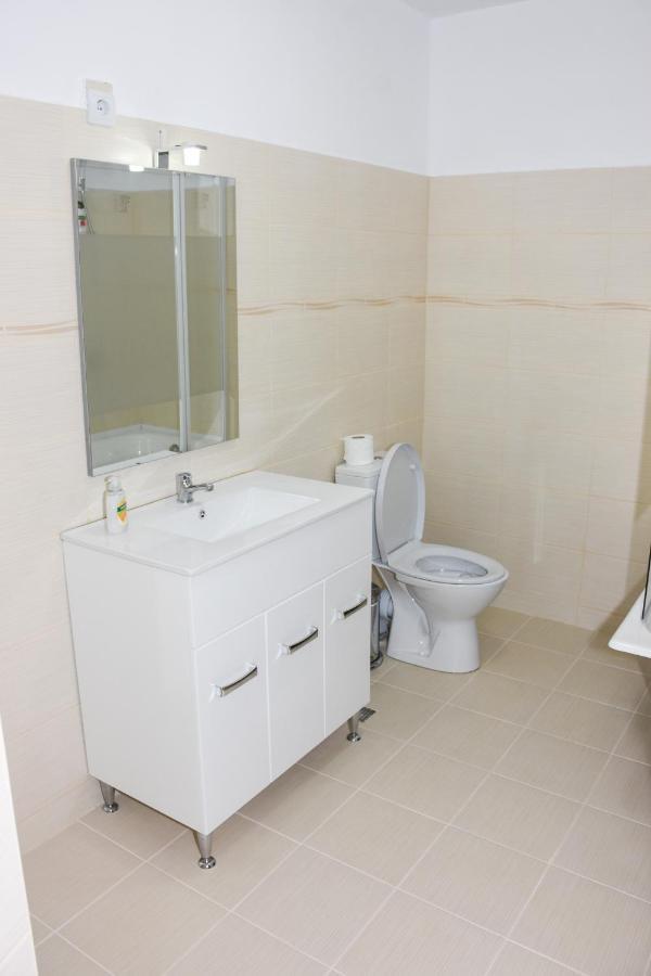 מלון קורטאה דה ארגס Tomis House מראה חיצוני תמונה