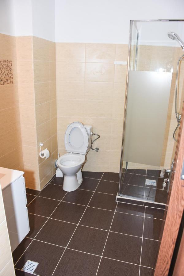מלון קורטאה דה ארגס Tomis House מראה חיצוני תמונה