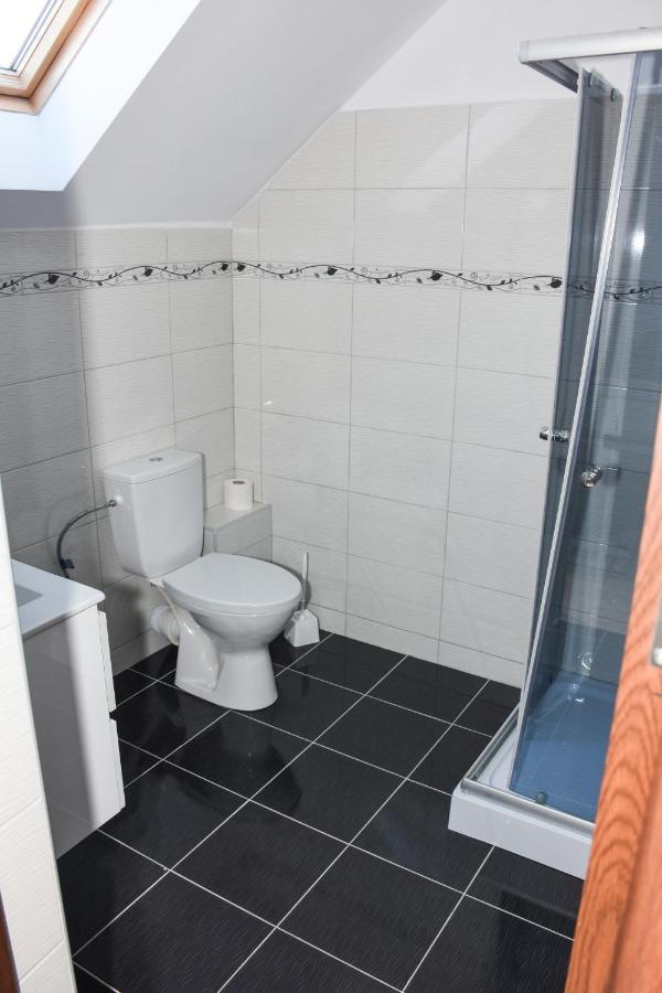 מלון קורטאה דה ארגס Tomis House מראה חיצוני תמונה