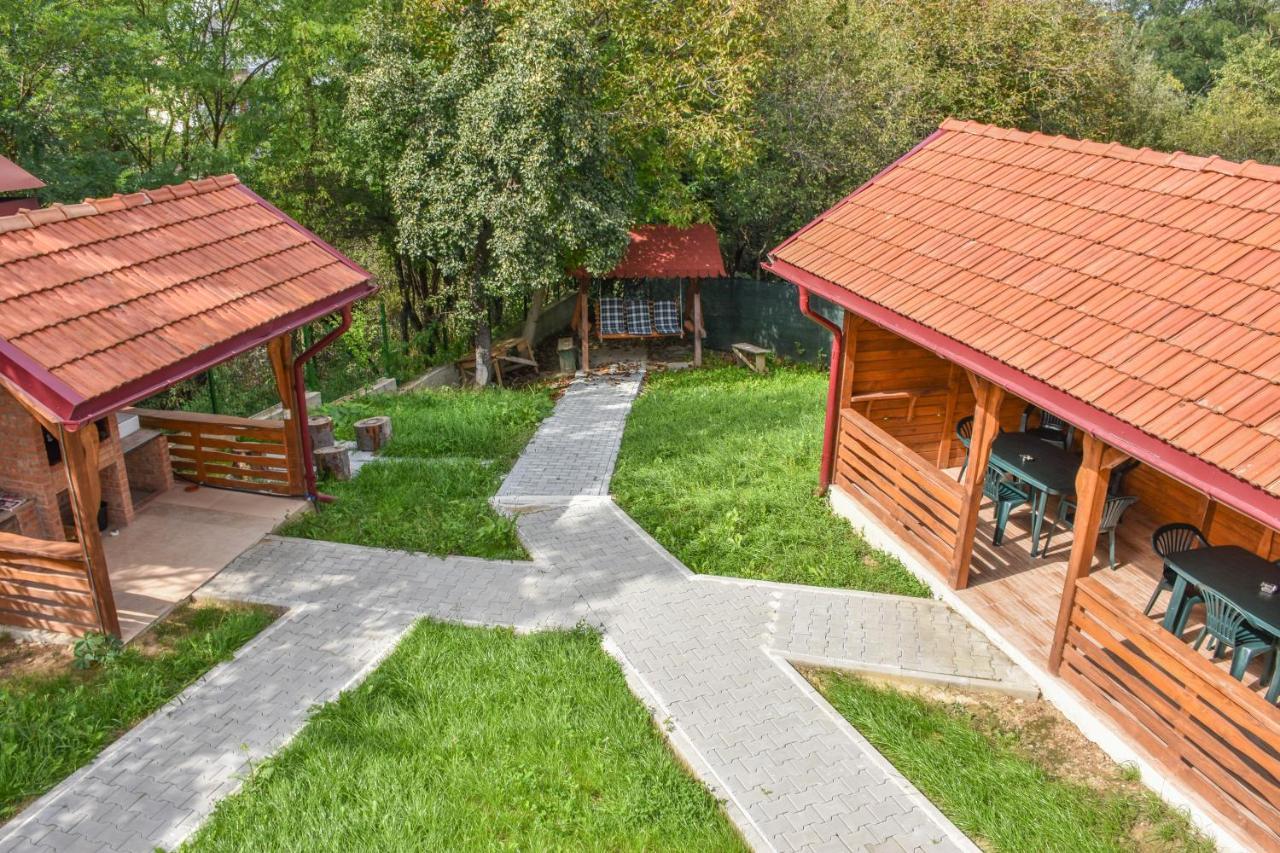 מלון קורטאה דה ארגס Tomis House מראה חיצוני תמונה