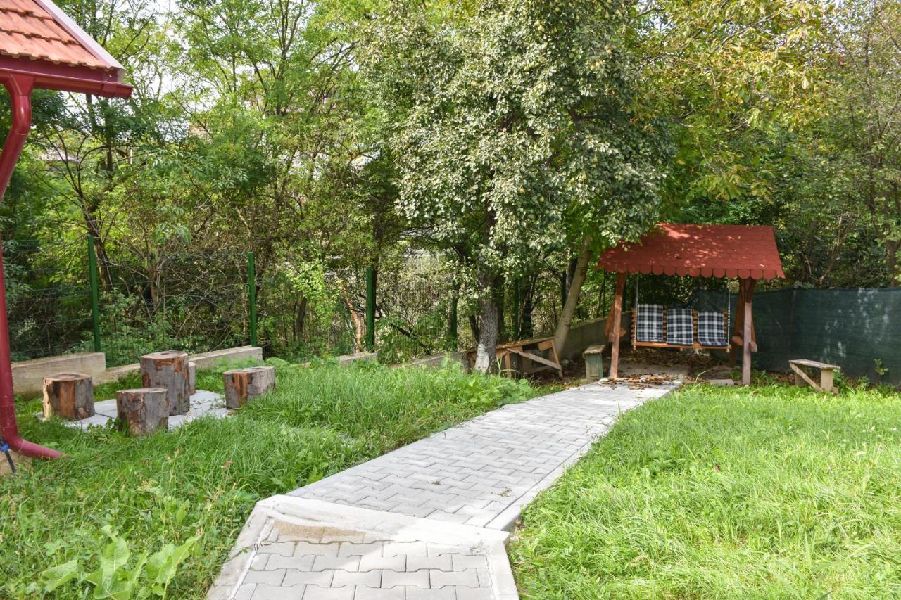 מלון קורטאה דה ארגס Tomis House מראה חיצוני תמונה